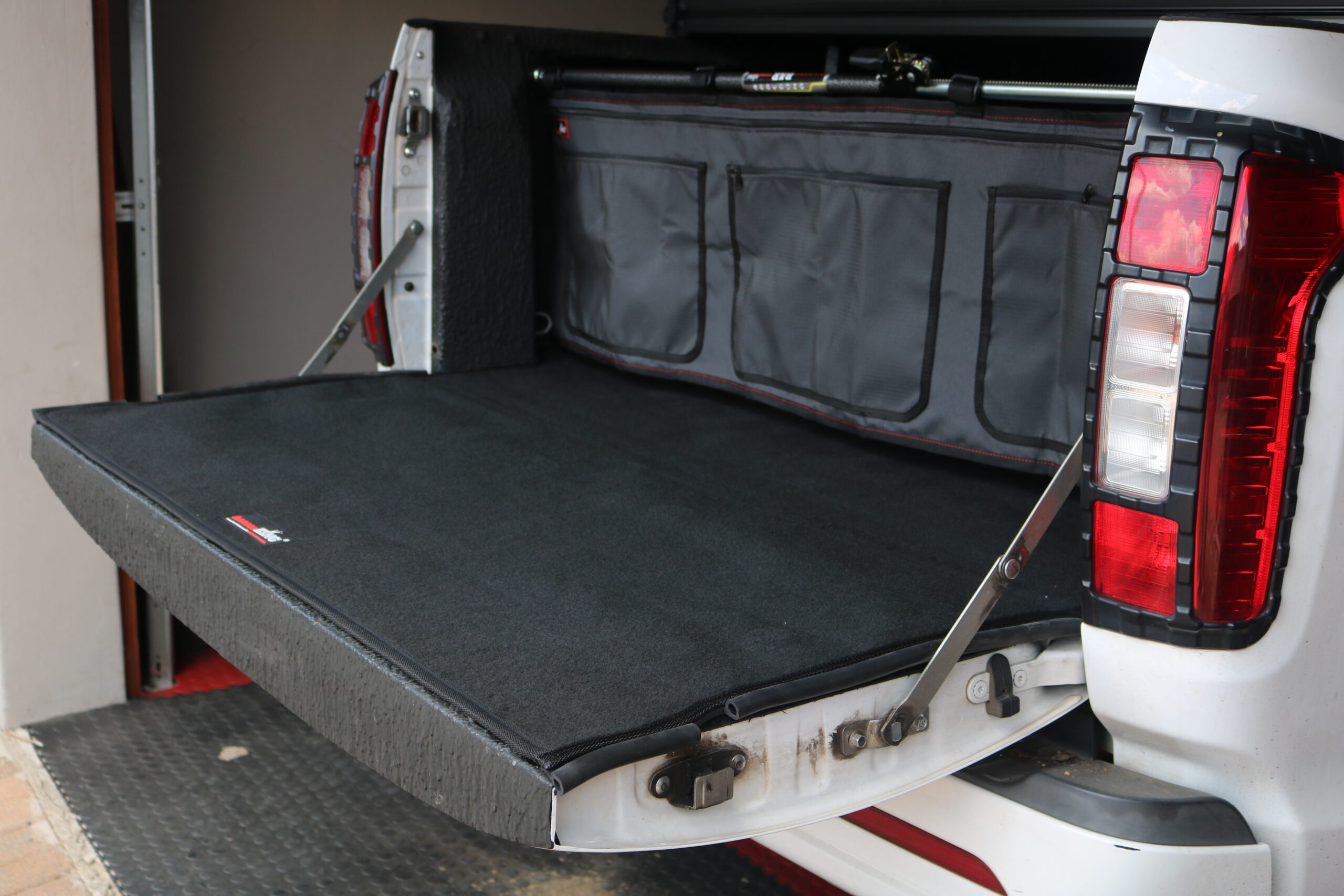 TONNEAU KING® 2 in 1 Bin Liner - Dust Seal Kit - Image 16