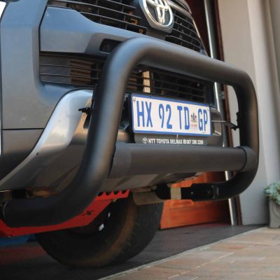 Bakkie nudge bars installed on front bumper