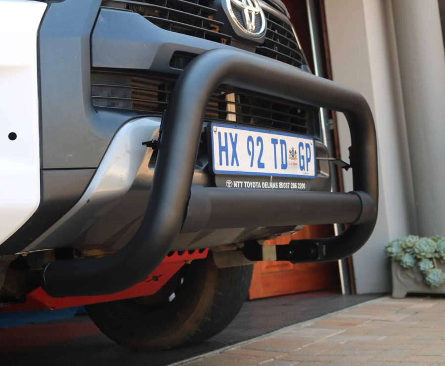 Bakkie nudge bars installed on front bumper